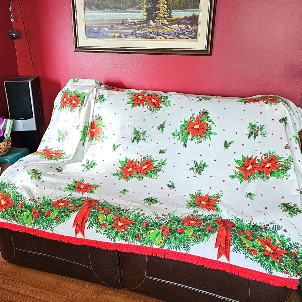 Vintage Christmas Tablecloth - Picture 1 of 4